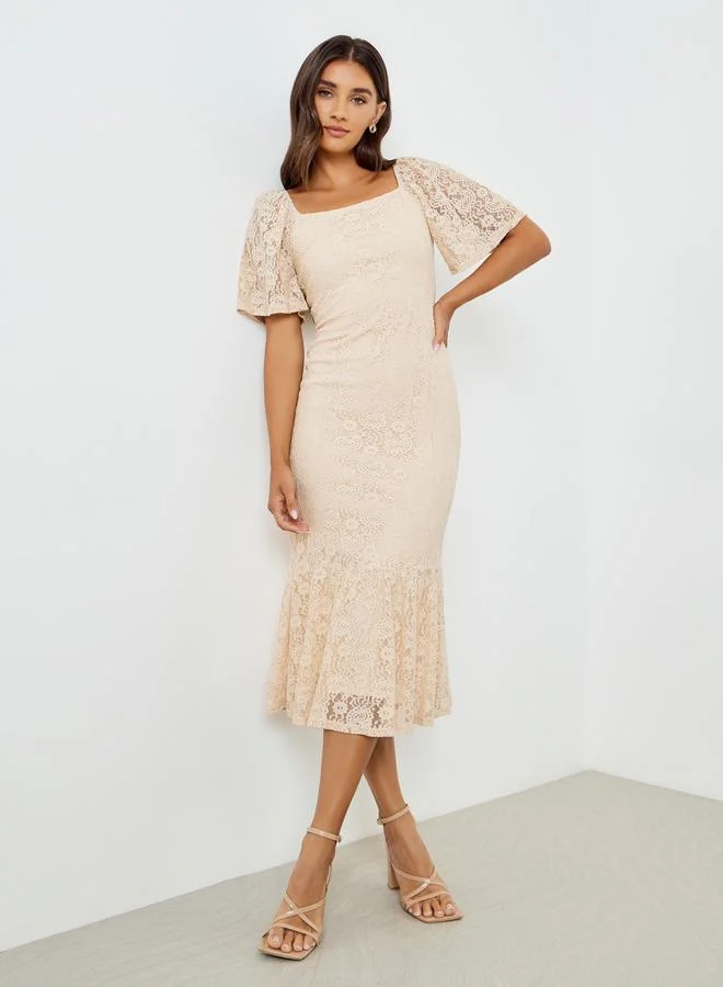 ستايلي فستان ميدي دانتيل بحافة ذيل السمكة